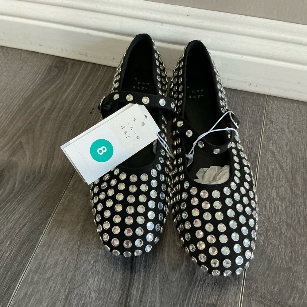 Women’s  Issa Rhinestone Ballet Flat. - Picture 4 of 14